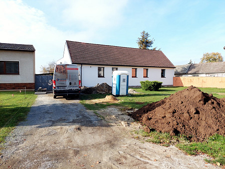 Zateplení stropu rodinného domu se sedlovou střechou v Troubkách